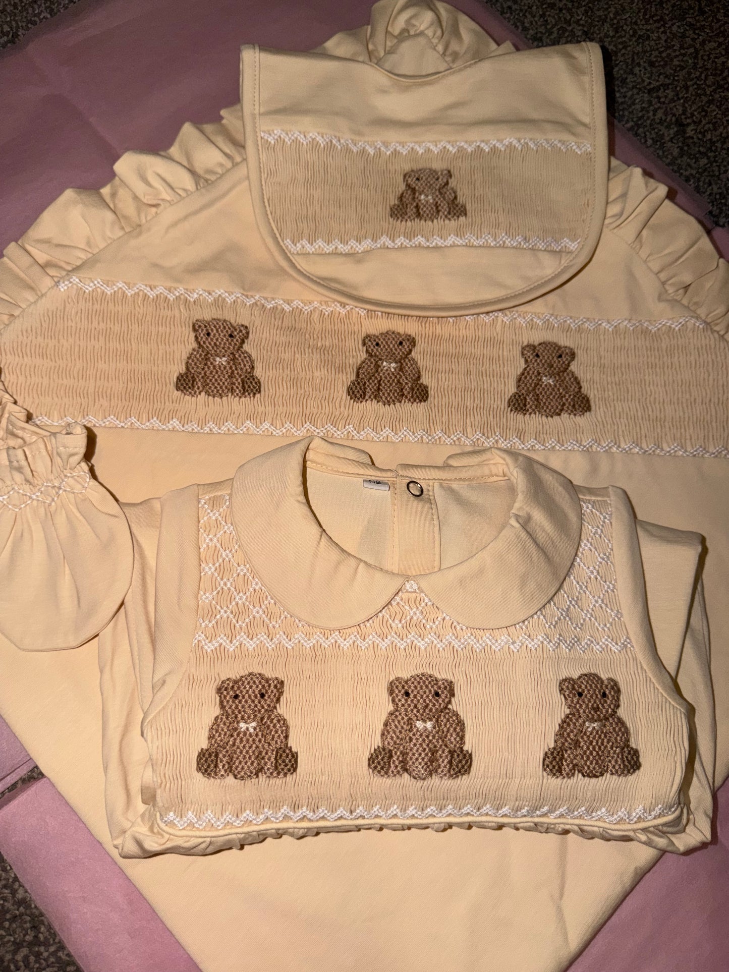 🧸 Classic Teddy Bear Smocked Newborn Set