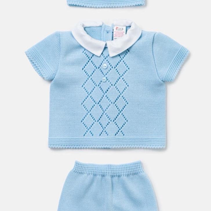 Fruit De Ma Passion 3 Piece Knitted Box Set for Babies Newborns Adorable Shorts Jumper & Hat in Cozy Knitted Fabric Ideal for Everyday Wear