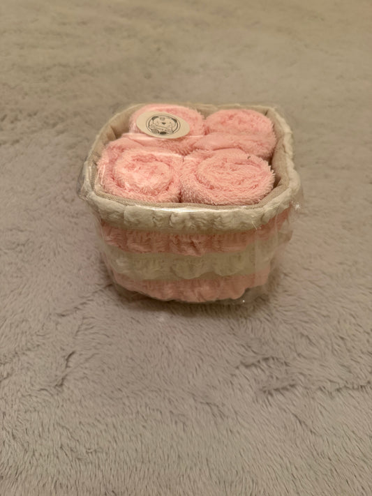 🧺 Baby Bath Wash Cloth Gift Basket – Pink, Blue & Cream