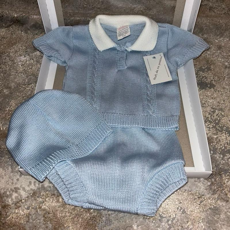 Fruit De Ma Passion 3 Piece Knitted Box Set for Babies Newborns Adorable Shorts Jumper & Hat in Cozy Knitted Fabric Ideal for Everyday Wear